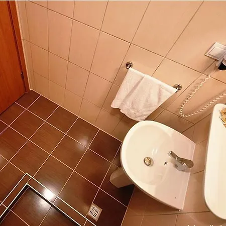 Готель Cunda Basel