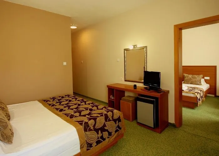 Ξενοδοχείο Cunda Basel 3*