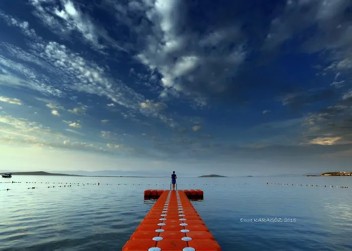 Ξενοδοχείο Cunda Basel 3*